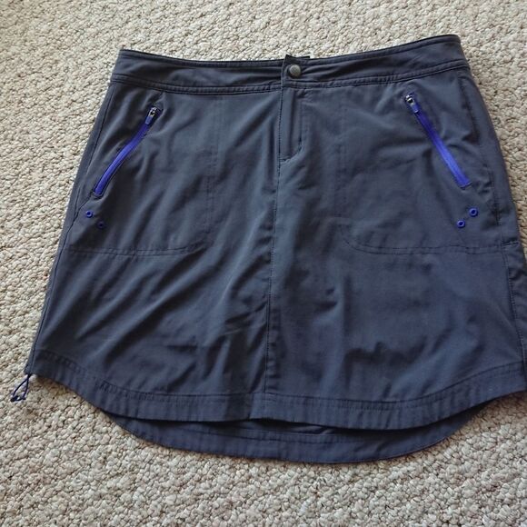 Title Nine Rogue Skort in gray (MINERAL) size 4 - Picture 1 of 12
